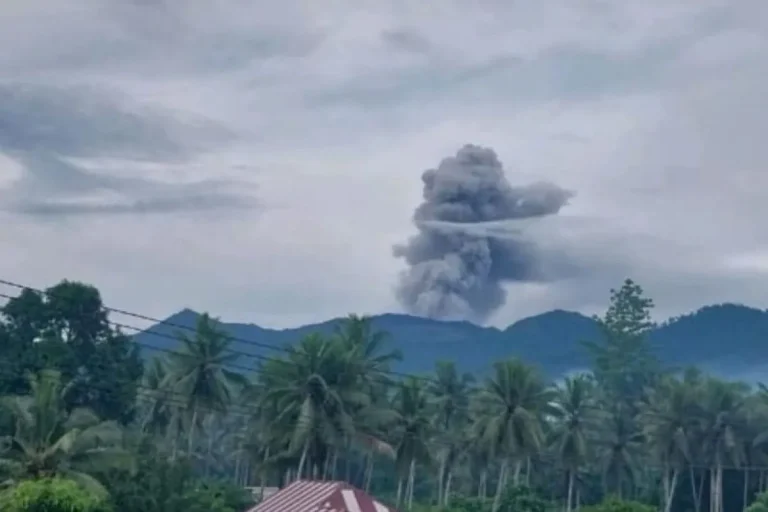 Erupsi Gunung Dukono