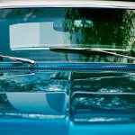 Mengganti wiper mobil
